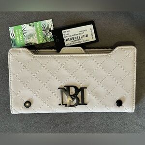 NWT Badgley Mischka off white wallet